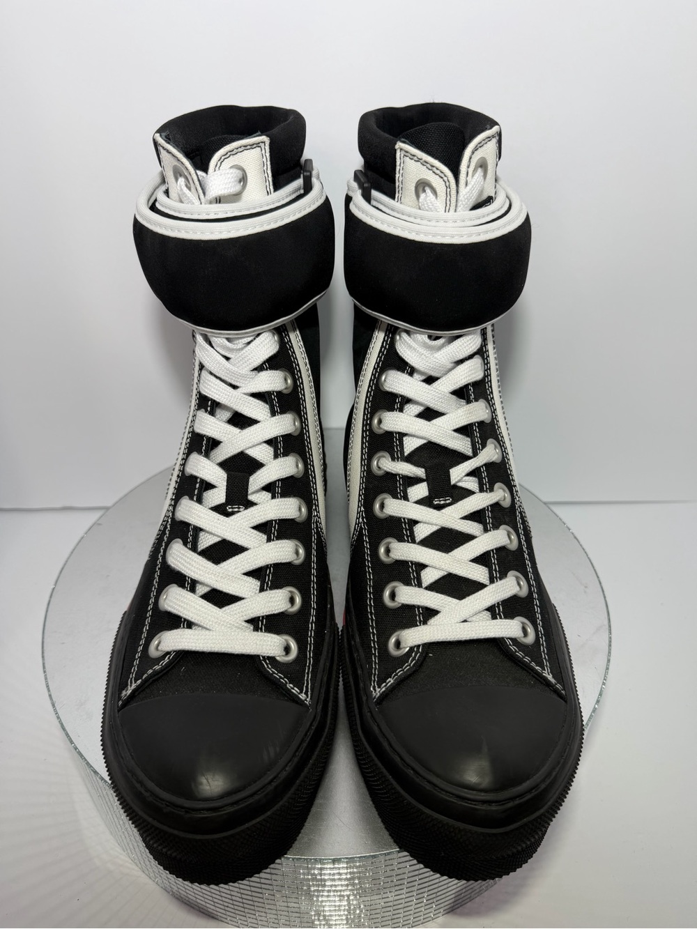 Burberry Man Black and White High-Top Canvas Sneakers size 8 / 41 new w/out tags